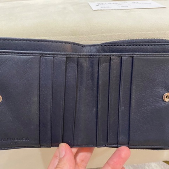 Authentic Balenciaga Wallet - Picture 3 of 8